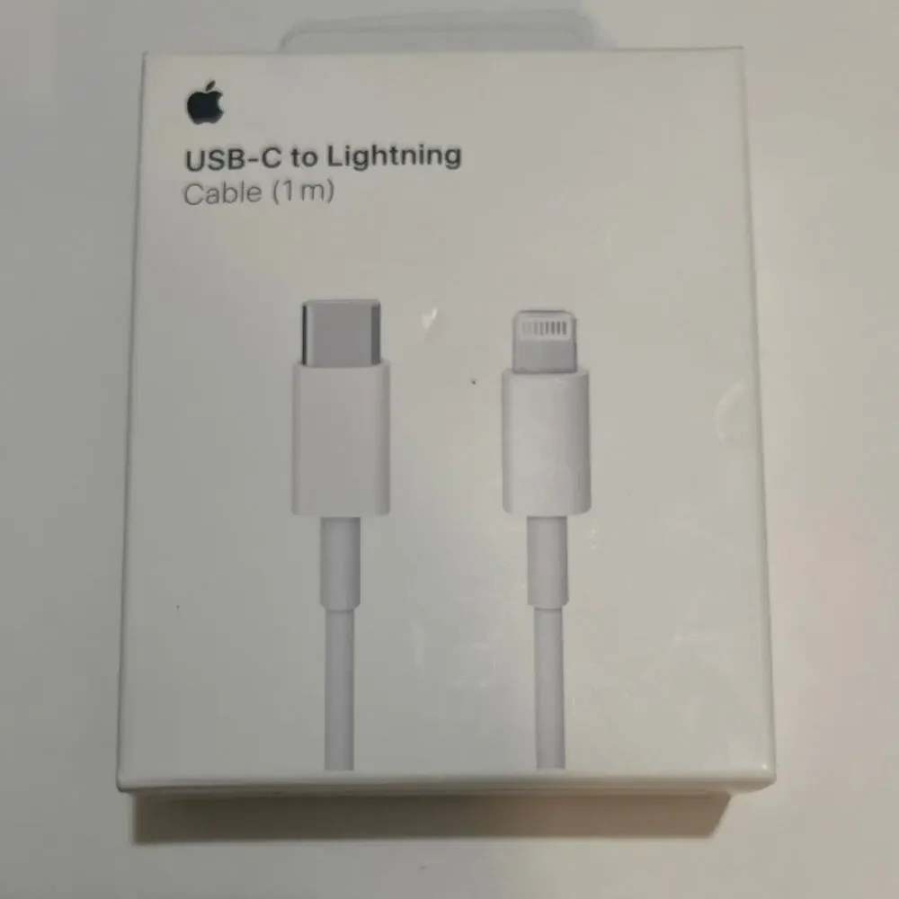 Authentic Apple USB-C to Lightening Cable (1m) New and Sealed
